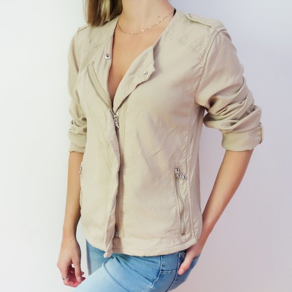 GAP Light Jacket - Picture 2 of 7